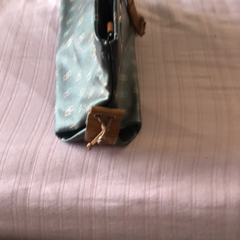 Dooney & buorke graphic purse - Picture 5 of 6